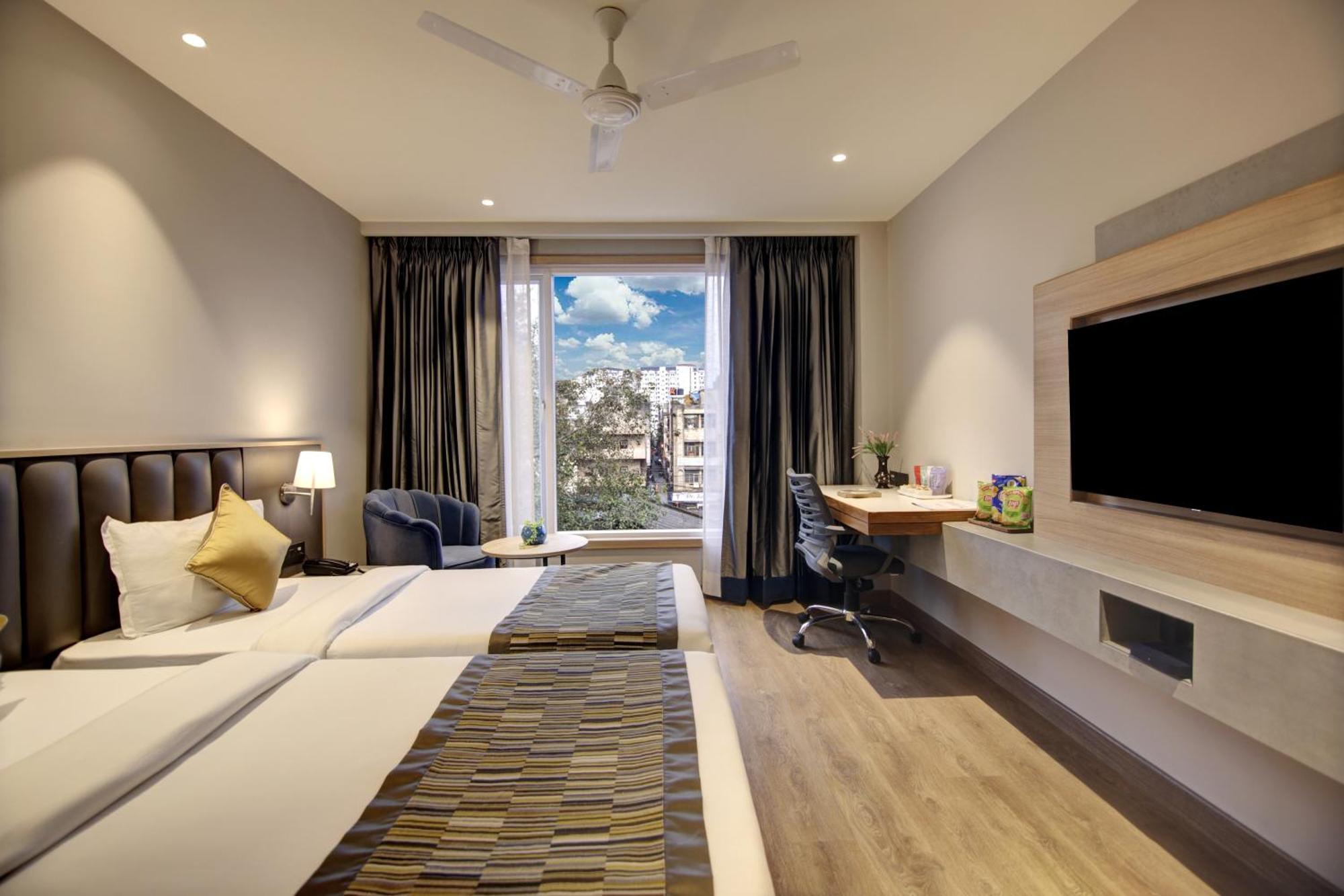 East Park Hotel 4*